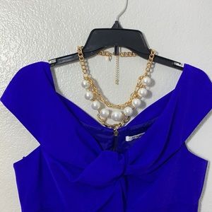 Gold tone white pearls 3 rows